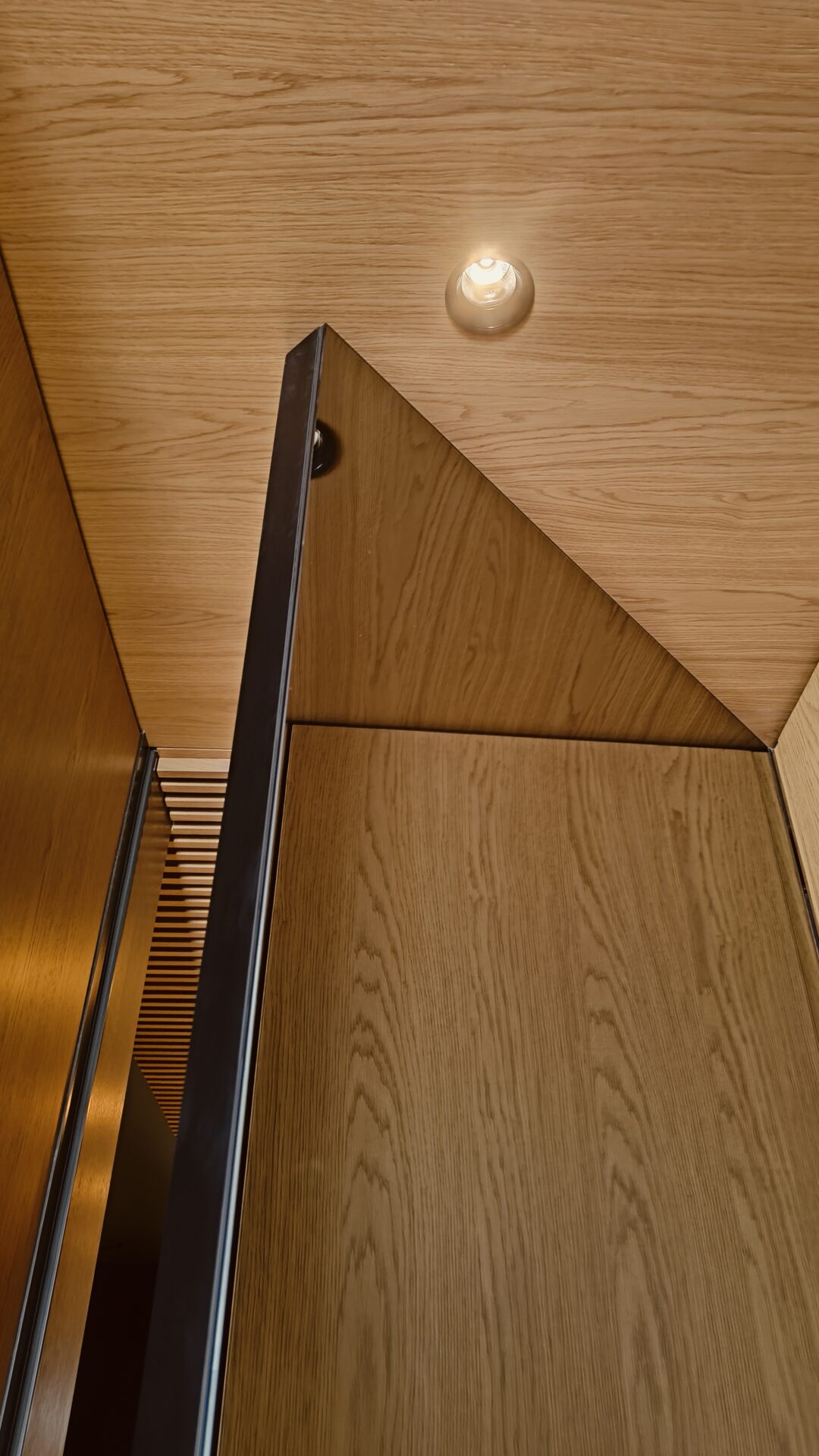 Projekt Wiry — 28-Drzwi-ukryta-oscieznica-projekt-wnetrz-Spacelab-architekt-Poznan